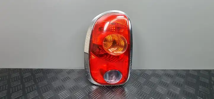 Mini Cooper Countryman R60 (2010 - 2016) 9808153 Стекло заднего фонаря — фото 1