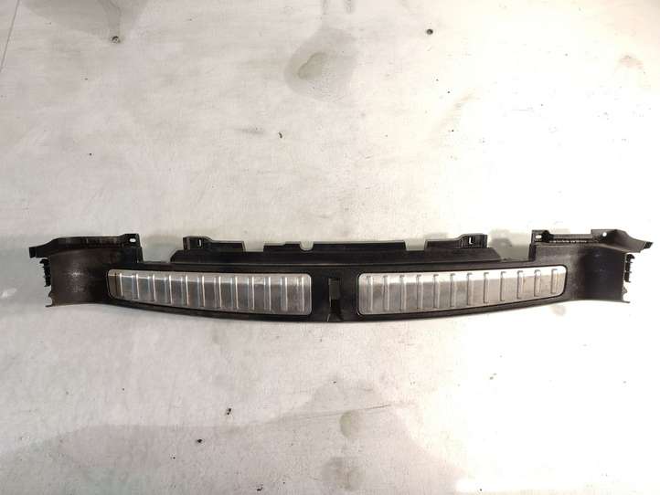 BMW X3 F25 (2010 - 2017)  9175133 Отделка порога багажника
