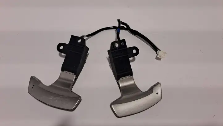 Subaru Outback (2009 - 2014) GS14900560 Кнопки на рулевом колесе — фото 1