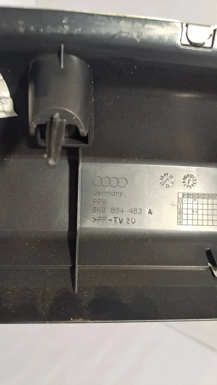 Audi A4 S4 B8 8K (2007 - 2011) 8K9864483A Отделка порога багажника — фото 3