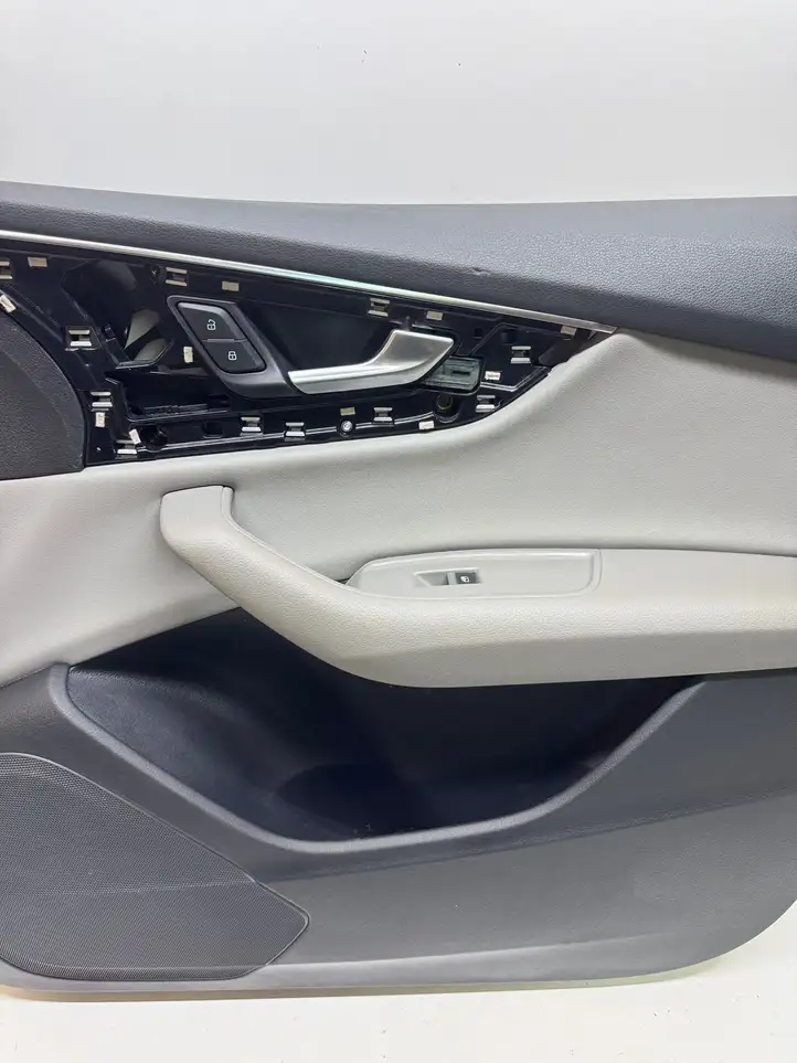 Audi Q8 (2018 - ) 4M8971693AG Прочая отделка задней двери — фото 8
