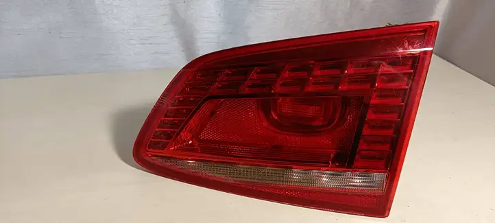 Volkswagen PASSAT B7 (2011 - 2014) 3AF945307E Комплект задних фонарей — фото 1