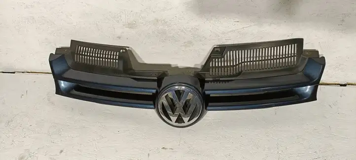 Volkswagen Golf V (2003 - 2009) 1K0853655A Верхняя решетка радиатора — фото 1