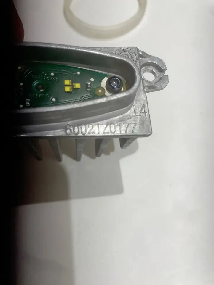 Audi Q5 SQ5 (2017 - ) 6002TZ0177 Запчасти передней фары — фото 4