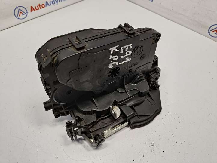BMW 3 E90 E91 (2005 - 2012)  7060295 Замок задней двери