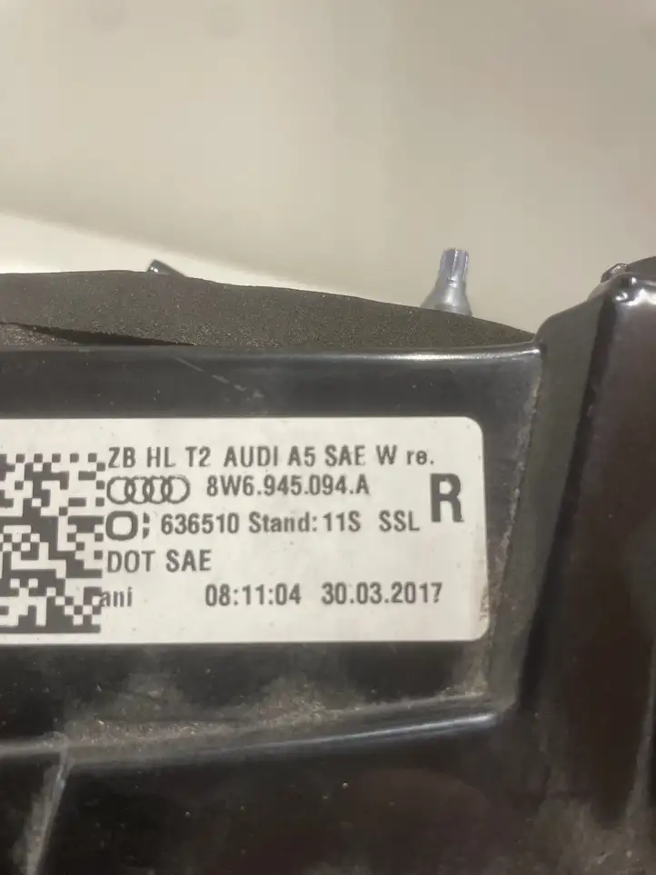 Audi A5 (2016 - ) 8W6945094A Задний фонарь в крышке багажника — фото 5