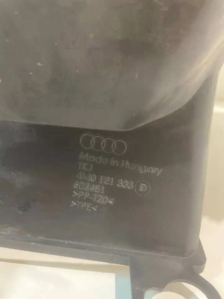 Audi Q7 4M (2015 - ) 4M0121333D Дефлектор воздуха — фото 4