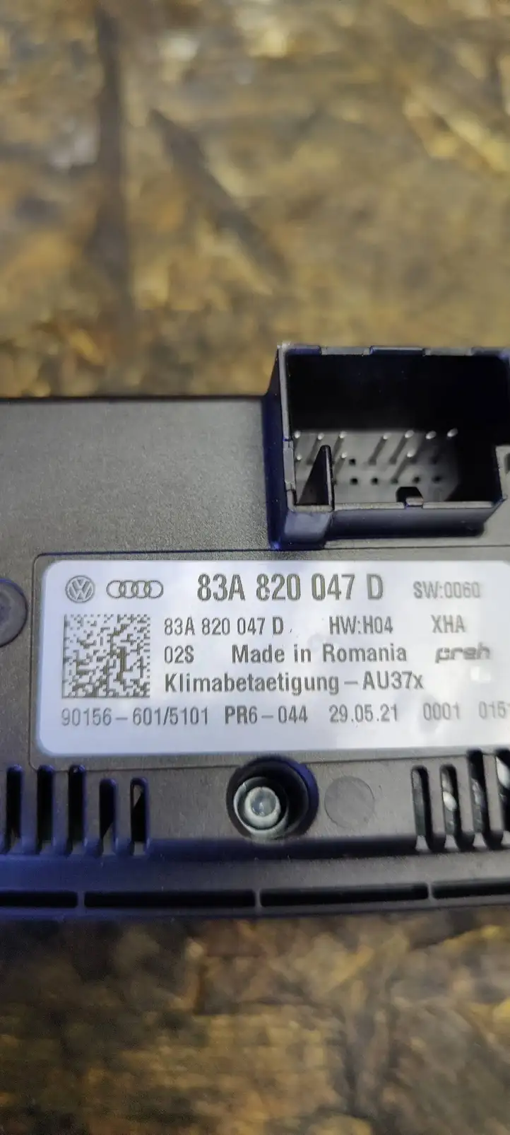 Audi A1 (2019 - ) 83A820047D Блок управления климат-контролем — фото 4