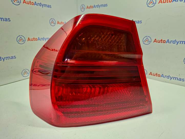 BMW 3 E90 E91 (2005 - 2012)  6937457 Задний фонарь в кузове