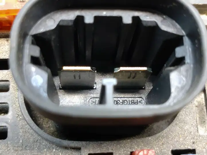 Citroen C5 (2004 - 2008) 9664705980 Блок предохранителей — фото 10