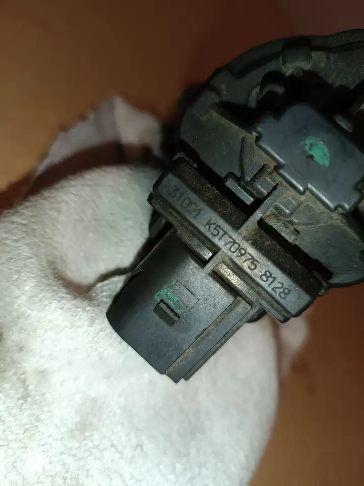 Lancia Delta (2008 - 2014)  K5T70975 Клапан EGR