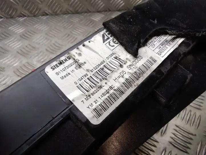 Ford Galaxy (2000 - 2006)  7M3962258L Блок предохранителей