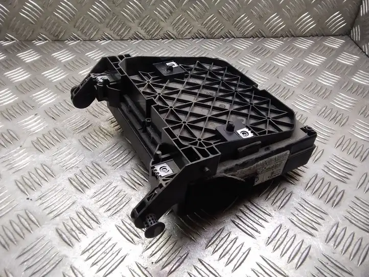 Ford Galaxy (2000 - 2006)  7M3962258L Блок предохранителей