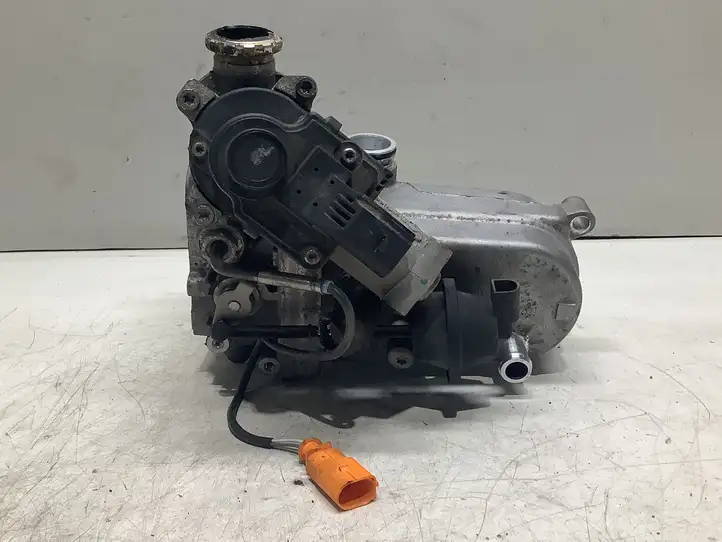 Audi A4 (2007 - 2011)  059131515R Охладитель EGR