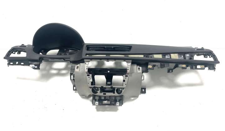 BL0157059 Renault Megane III Panelė