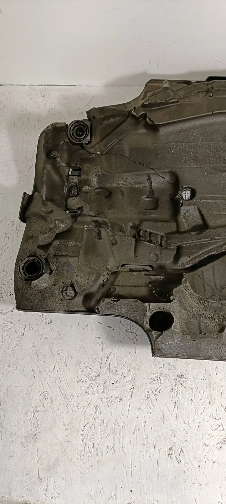 Volkswagen PASSAT CC (2008 - 2012) 03L103925AM Крышка двигателя декоративная — фото 3