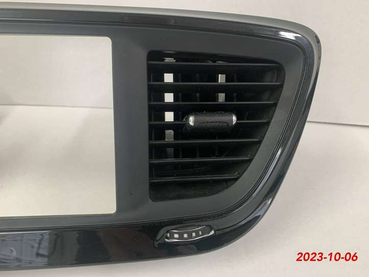 Chrysler Pacifica (2016 - )  5sc91dx8ab Центральный дефлектор