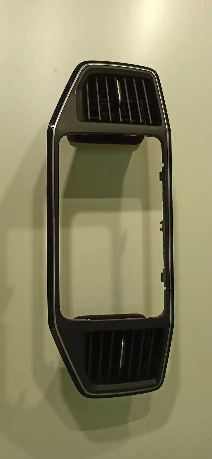 Volkswagen Amarok (2016 - 2023) 2H6819383A Центральный воздушный дефлектор — фото 1