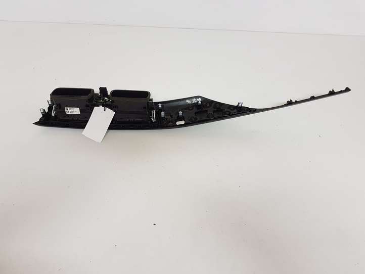 BMW 3 F30 F35 F31 (2012 - 2018)  9218552 Центральный дефлектор