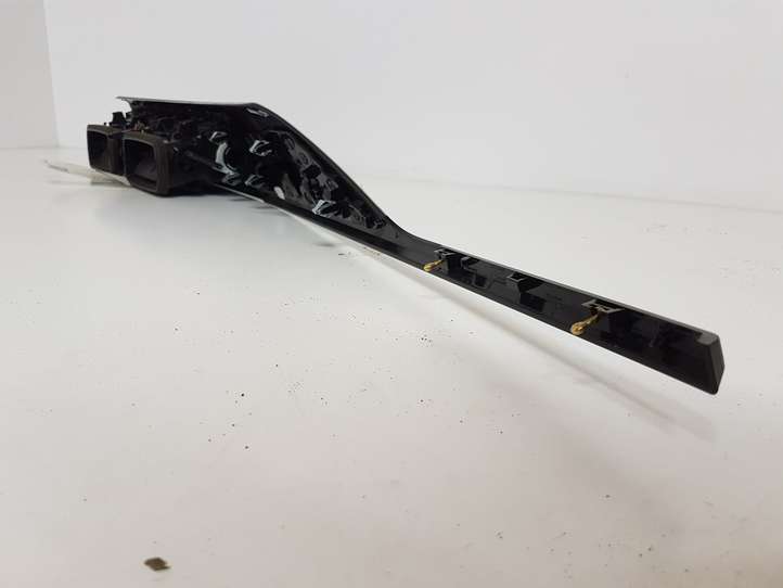 BMW 3 F30 F35 F31 (2012 - 2018)  9218552 Центральный дефлектор