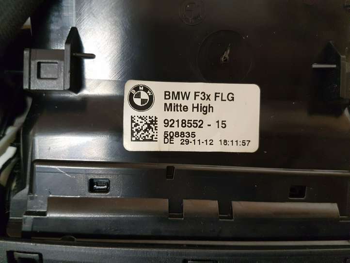 BMW 3 F30 F35 F31 (2012 - 2018)  9218552 Центральный дефлектор