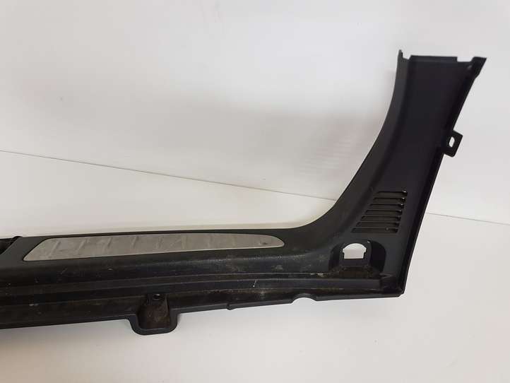 BMW 3 F30 F35 F31 (2012 - 2018)  51477221875 Отделка порога багажника