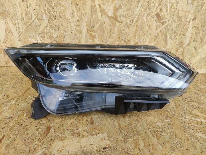 Nissan Qashqai (2017 - 2020)  10019011 Передняя фара