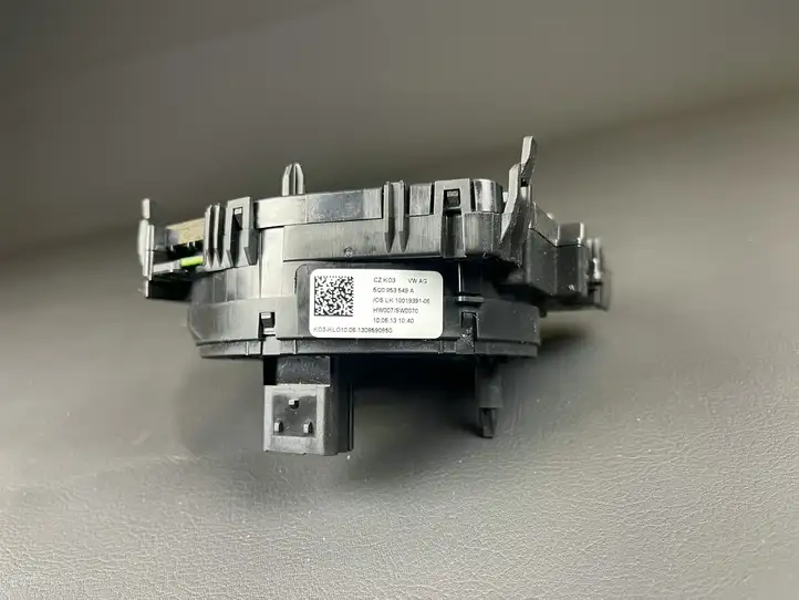 Volkswagen Golf VII (2013 - 2019) 5Q0953549A Контактное кольцо SRS — фото 4