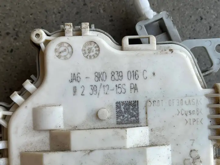 Audi A4 S4 B8 8K (2007 - 2011) 8K0839016C Замок задней двери — фото 4