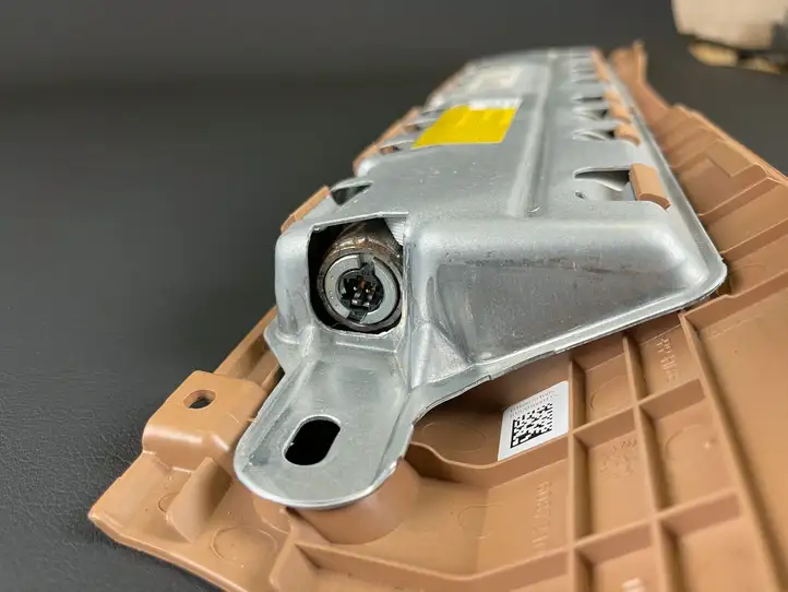 BMW 7 F01 (2008 - 2016) 9176281 Коленная подушка безопасности — фото 3