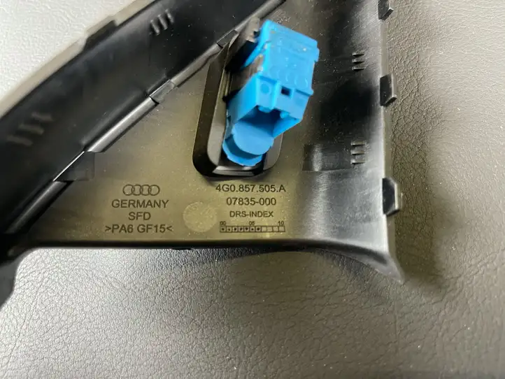 Audi A6 C7 (2011 - 2014) 4G0857505A Прочие детали салона — фото 2
