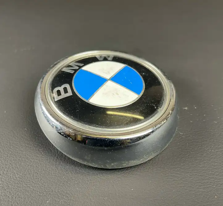 BMW X3 F25 (2010 - 2017) 7364375 Эмблема производителя — фото 3