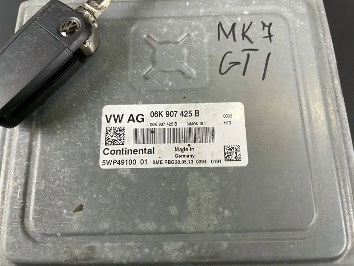 Volkswagen Golf VII (2013 - 2019) 06K907425B Блок управления двигателем (ЭБУ) — фото 6