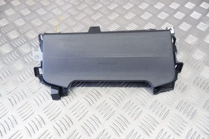 Toyota Corolla E210 E21 (2018 - ) 7390002220 Коленная подушка безопасности — фото 1