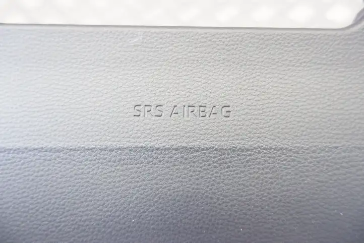 Toyota Corolla E210 E21 (2018 - ) 7390002220 Коленная подушка безопасности — фото 8