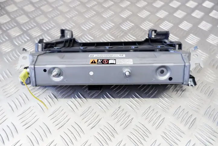 Toyota Corolla E210 E21 (2018 - ) 7390002220 Коленная подушка безопасности — фото 9