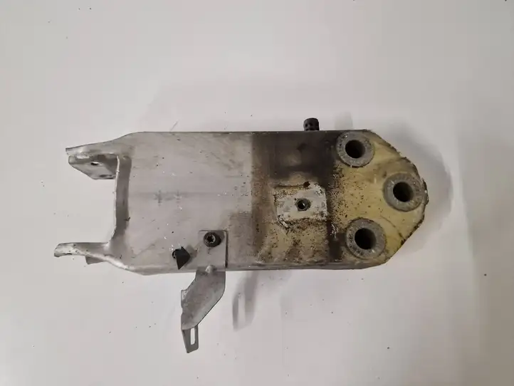 BMW 5 F10 F11 (2009 - 2016) 11050212 Крепежная балка — фото 1