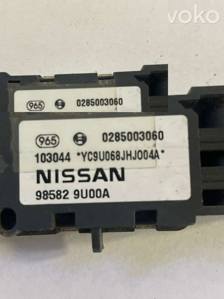 Nissan Note (E11) (2006 - 2014)  985829U00A Датчик удара надувных подушек
