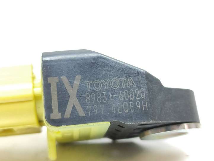 Toyota Land Cruiser (J200) (2008 - )  8983160020 Датчик удара надувных подушек