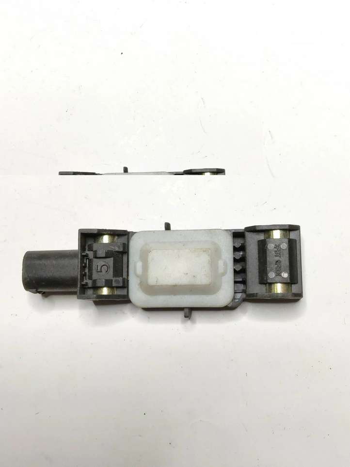 Jeep Cherokee (2007 - 2013)  04671779AC Датчик удара надувных подушек