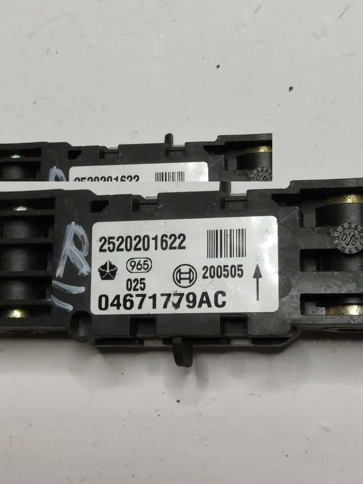 Jeep Cherokee (2007 - 2013)  04671779AC Датчик удара надувных подушек
