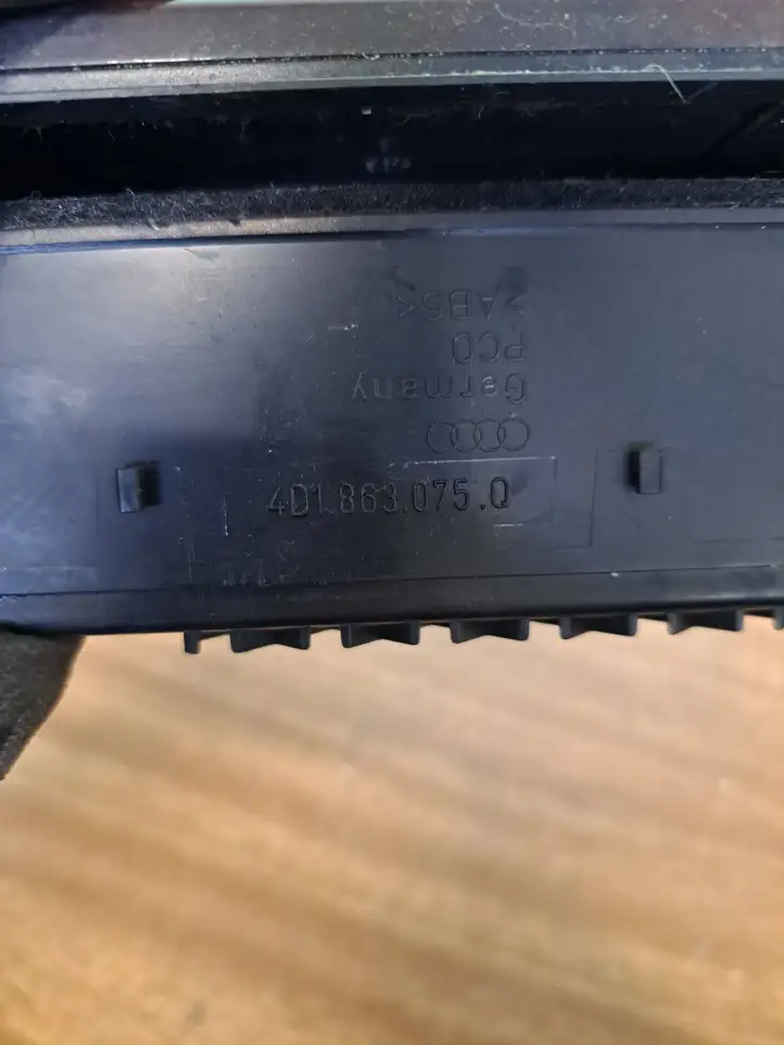 Audi A8 S8 D2 4D (1999 - 2002) 4D1863075Q Декоративная планка — фото 3
