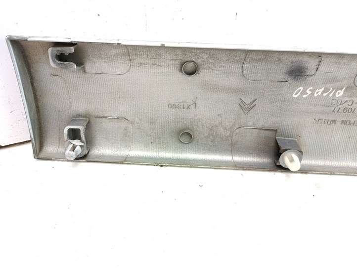 Citroen Xsara Picasso (1999 - 2012)  9631470977 Отделка (молдинг) передней двери