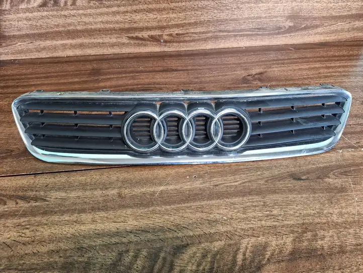 Audi A3/S3 8L (2000 - 2003) 8E0853651A Передняя решетка — фото 1