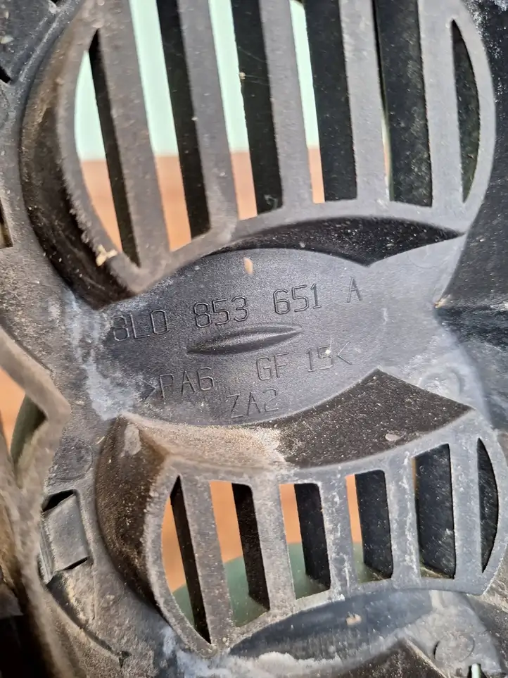 Audi A3/S3 8L (2000 - 2003) 8E0853651A Передняя решетка — фото 3