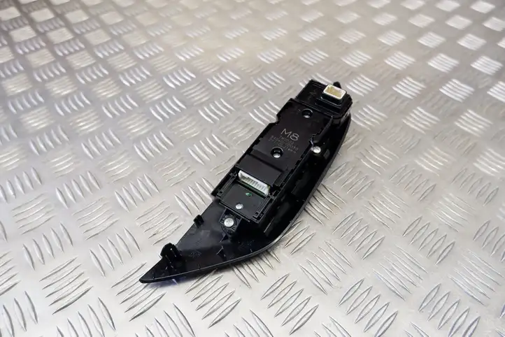 Toyota Yaris Cross (2020 - ) 840400D030 Блок кнопок стеклоподъемников — фото 7