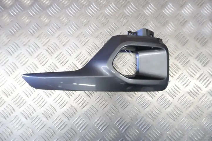 Toyota Yaris Cross (2020 - )  527120D180 Решетка противотуманной фары