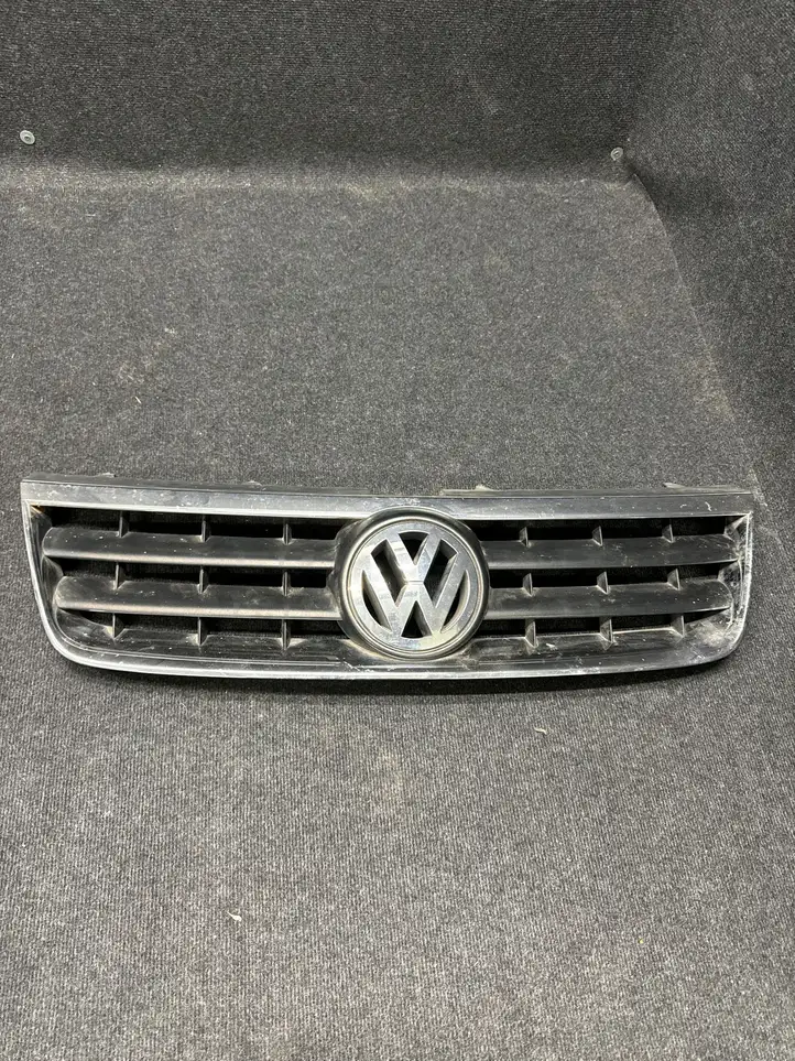 Volkswagen Touareg I (2002 - 2010) 7L6853653 Передняя решетка — фото 1