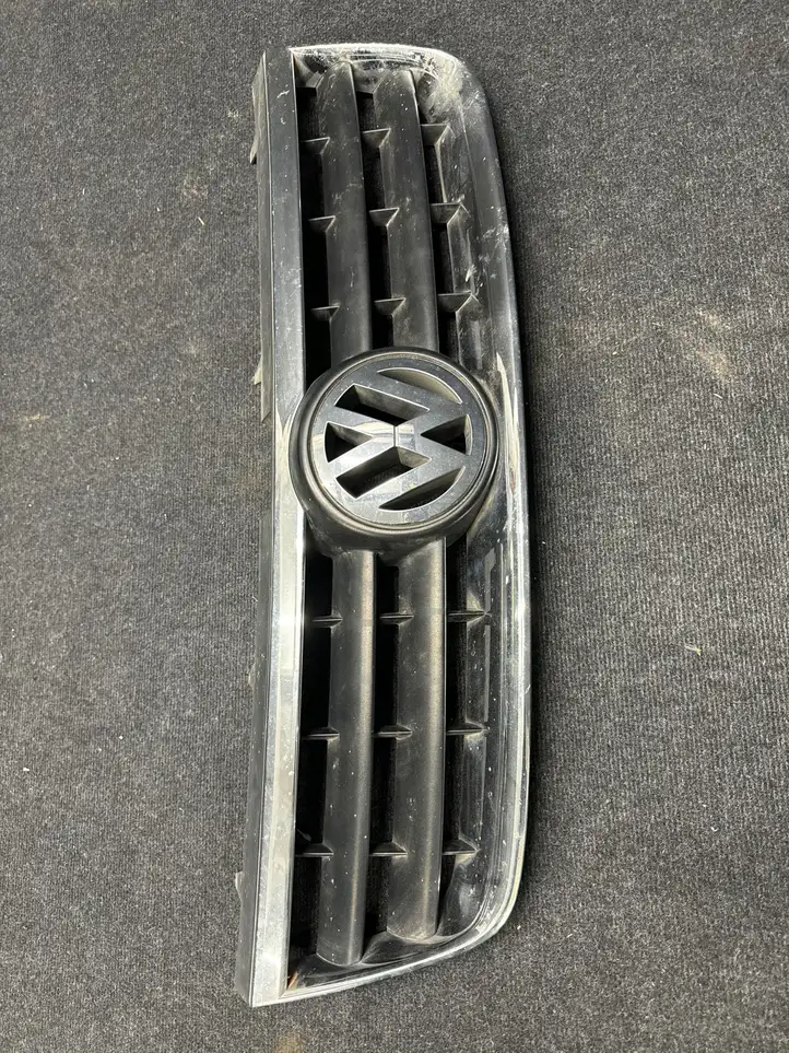 Volkswagen Touareg I (2002 - 2010) 7L6853653 Передняя решетка — фото 2