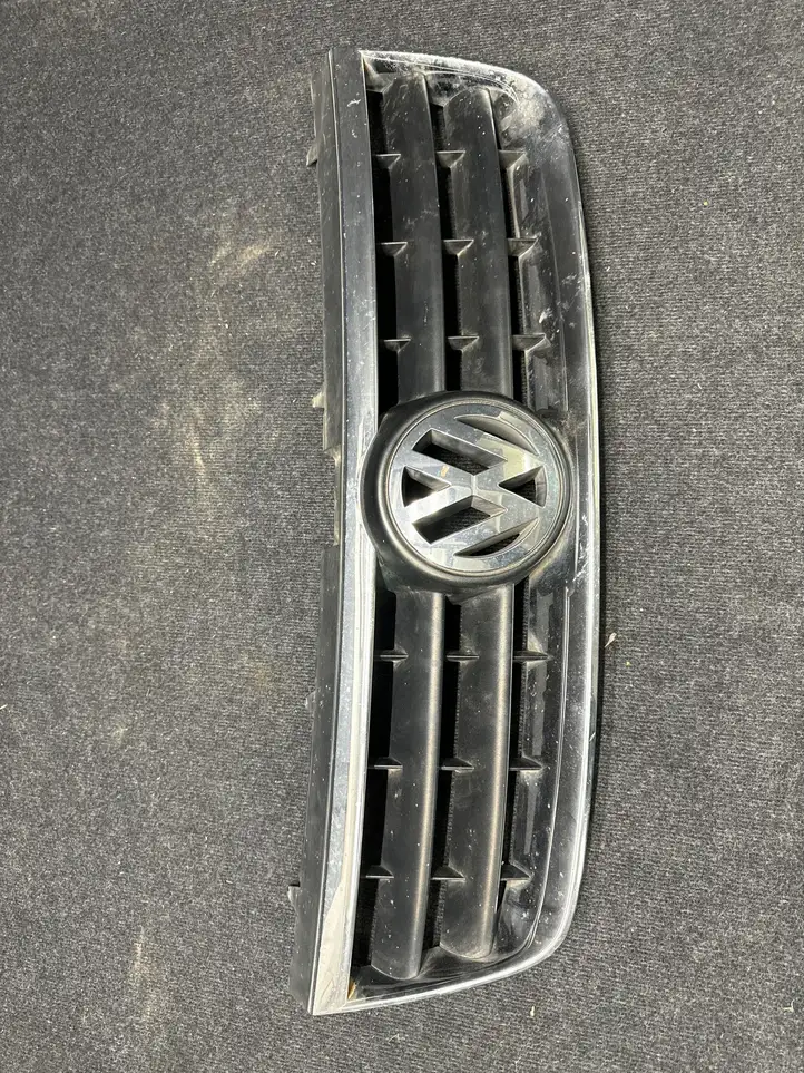 Volkswagen Touareg I (2002 - 2010) 7L6853653 Передняя решетка — фото 5